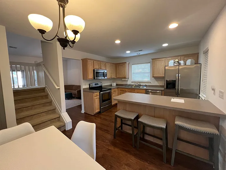 555 Tayrn Dr — Photo 4