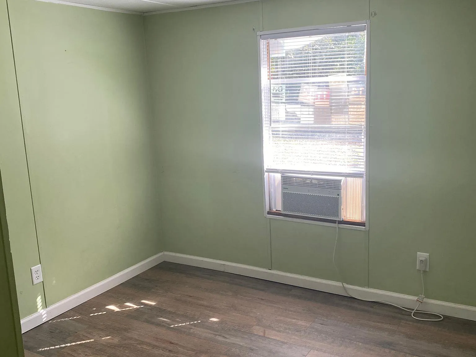 2 bed, 1.5 bath, 980 sqft, $900 — Photo 3