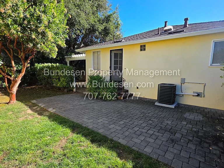 340 Church St — Photo 19