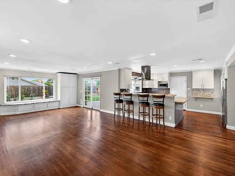 1559 Marietta Dr — Photo 11
