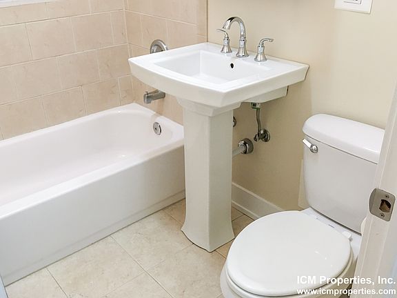 4th image of 4837 N Wolcott Ave #4843-2B