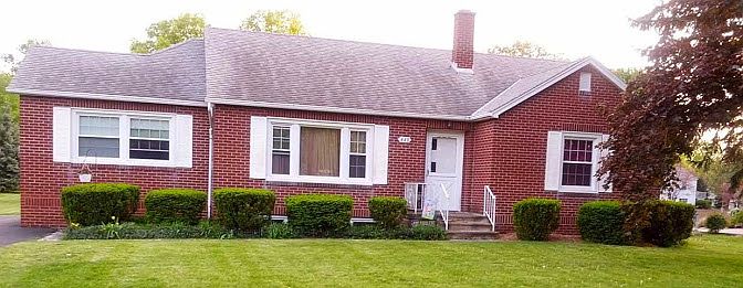 1st image of 440 Coe St