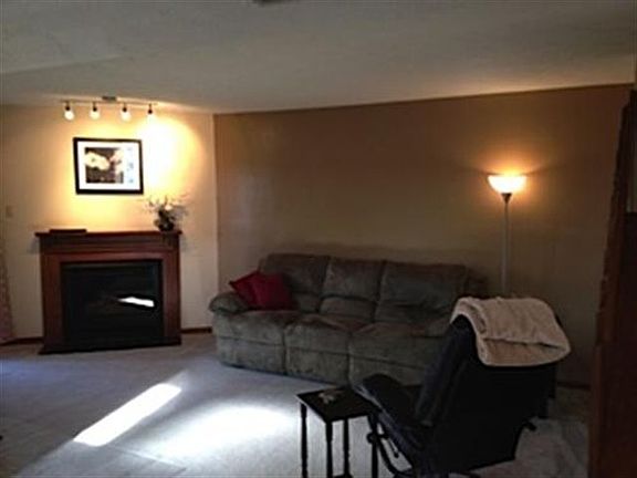 3rd image of 4026 N Lakeside Dr