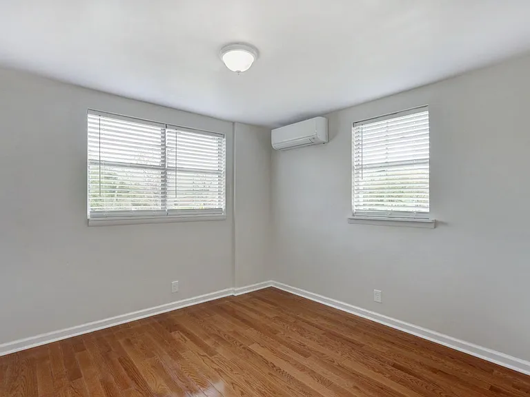 737 E Gwinnett St #D — Photo 5