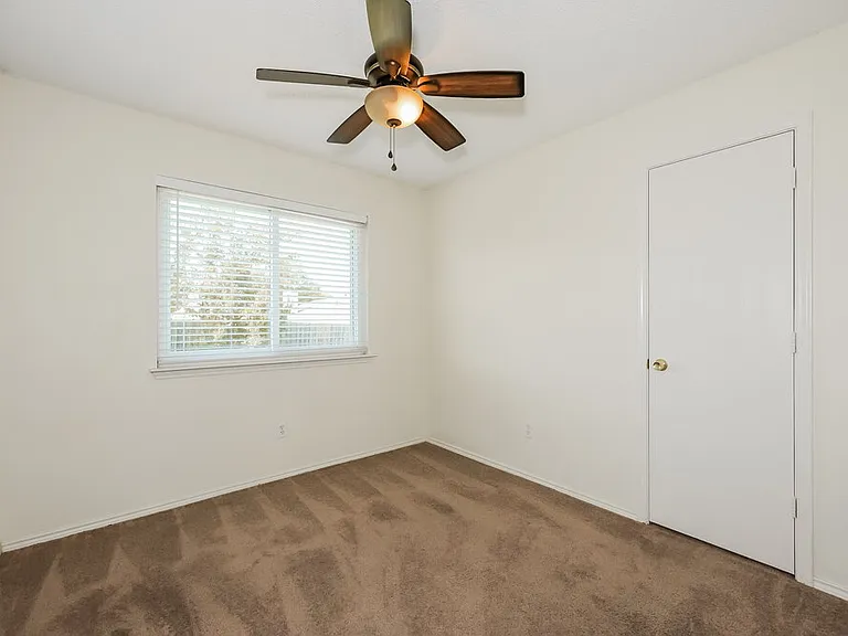 2370 Stagecoach St — Photo 13