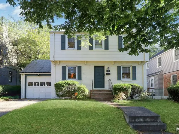 49 Degraw Ave, Teaneck, NJ 07666