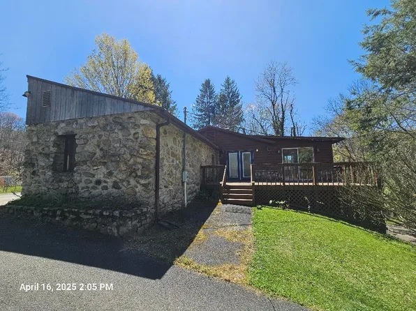 1482 Scratch Gravel Rd, Marion, VA 24354
