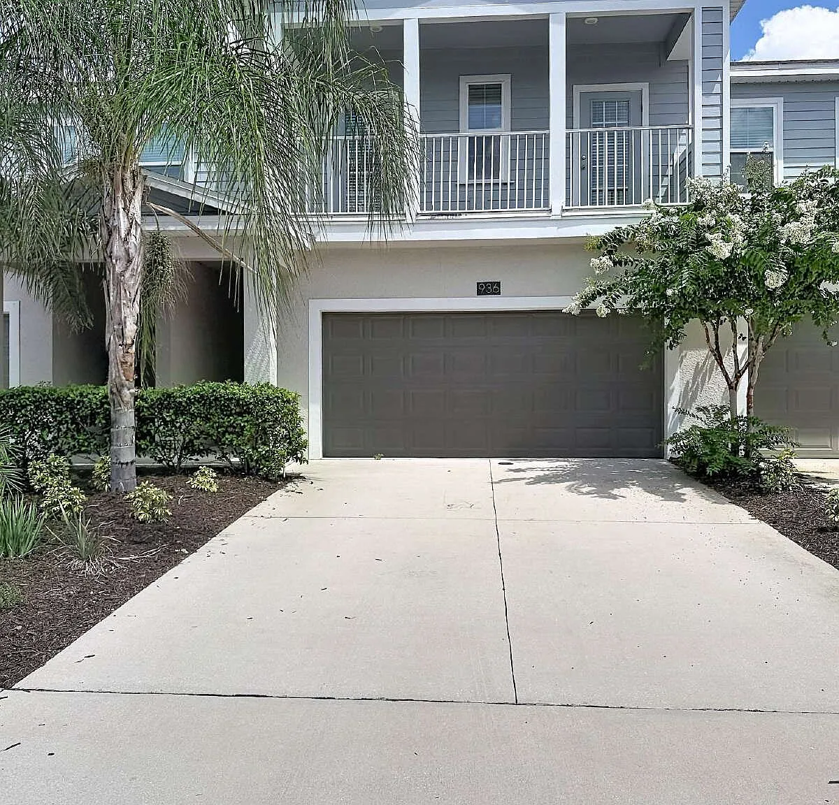 3 bed, 2.5 bath, 1855 sqft, $2,400 — Photo 1