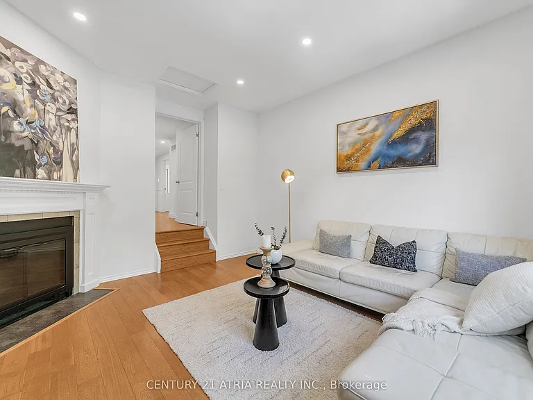 10 Park Lane Cir — Photo 32