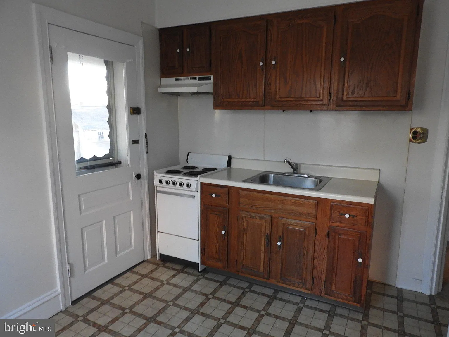 1 bed, 1.0 bath, 1300 sqft, $1,175 — Photo 2