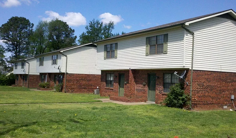 101 Volunteer Dr — Photo 1