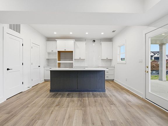 5th image of 508 Cripple Creek Cir