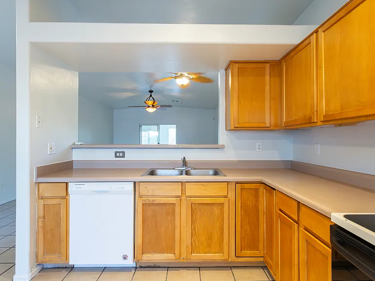 392 Falcon Ct — Photo 6