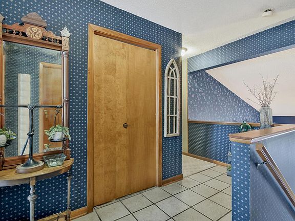 4th image of 27 Angelina Dr