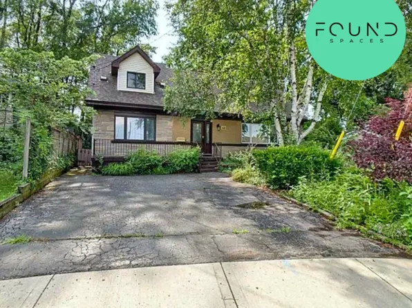 68 Harold Ct #5, Hamilton, ON L8S 2R9