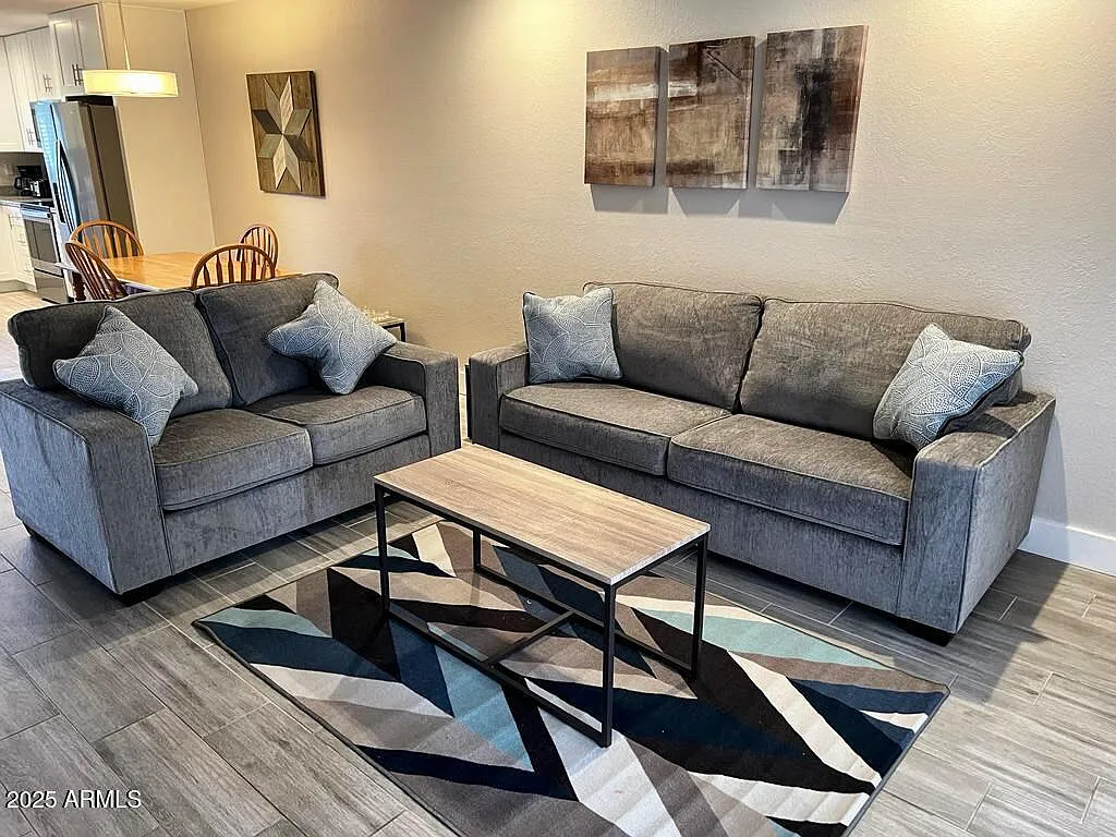 2 bed, 2.0 bath, 1002 sqft, $1,750 — Photo 4