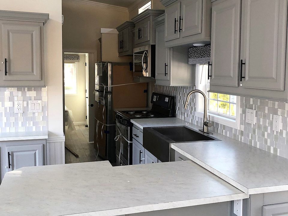 2nd image of 179 Saco Ave #V-b3