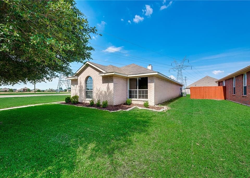 1st image of 203 Piccadilly Cir