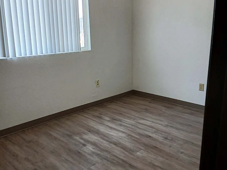 1103 N Cleveland St #A — Photo 13