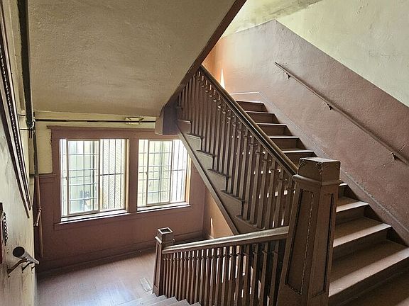 4th image of 1604 W Pico Blvd