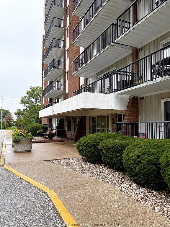 1 bed, 1.0 bath, 709 sqft, $1,700 — Photo 1