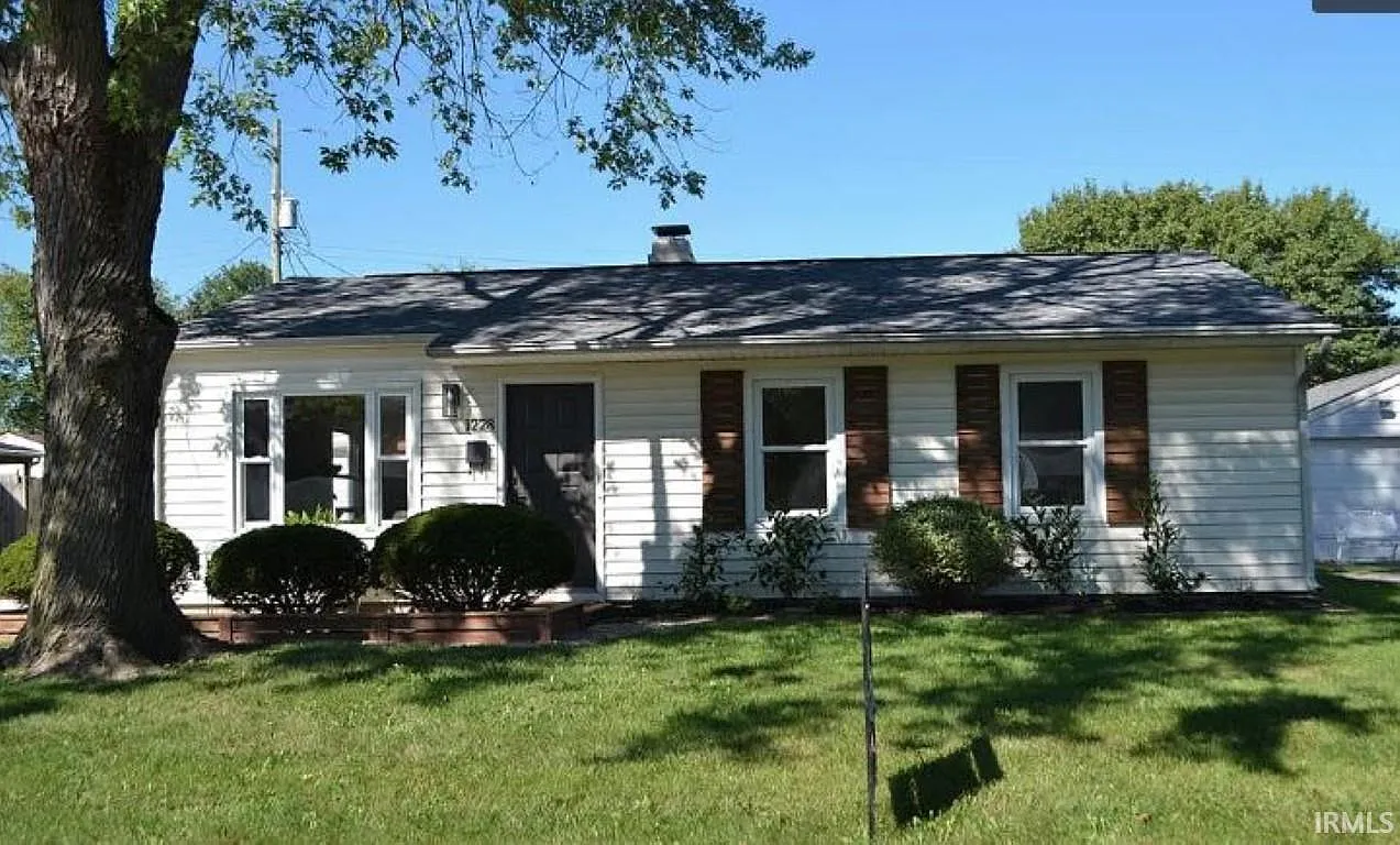 3 bed, 1.0 bath, 925 sqft, $1,495 — Photo 1