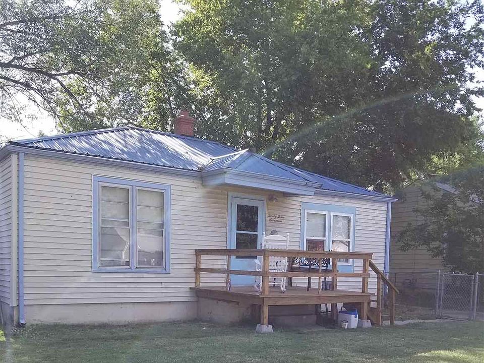2nd image of 2317 S Market St