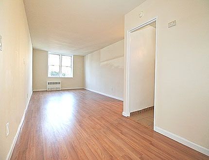 4th image of 14202 84th Dr APT Ld