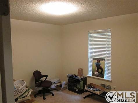 4th image of 2815 Dumont Dr