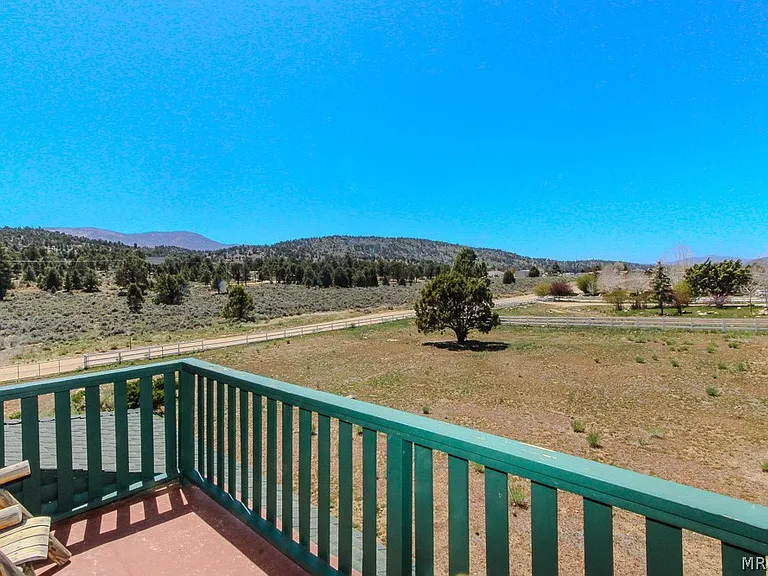 46784 Pioneertown Rd — Photo 25