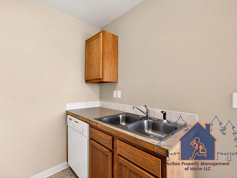 3905 Idaho Ave — Photo 13