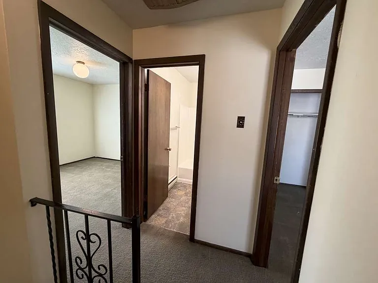 1058 N 250 W #3 — Photo 17