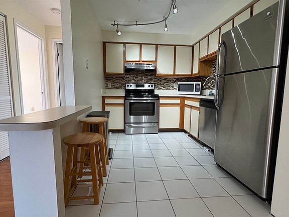 3rd image of 376 Ocean Ave APT 910
