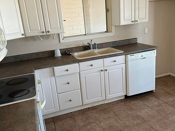 2nd image of 5466 E BALTIMORE Street
