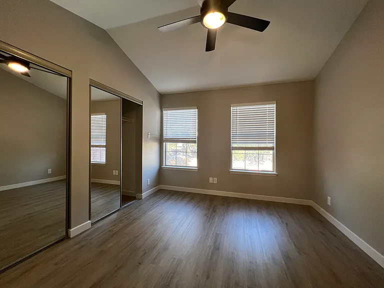 4013 1/2 Menchaca Rd #1 — Photo 20