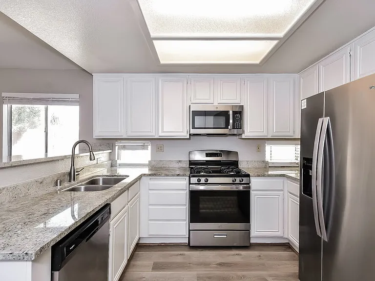 5244 Del Lago Dr — Photo 6