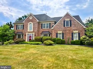 139 Clover Leaf Ln, North Wales, PA 19454