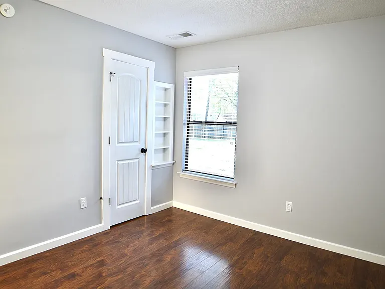 925 Greenview Rd — Photo 21