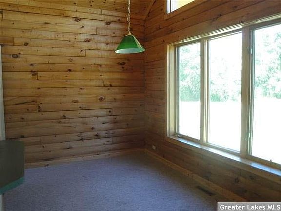 4th image of 423 W Isle Harbor Drive