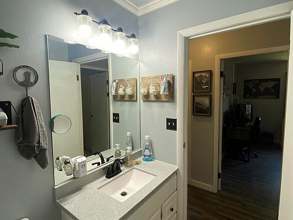 5th image of 1129 Pacquette Ave