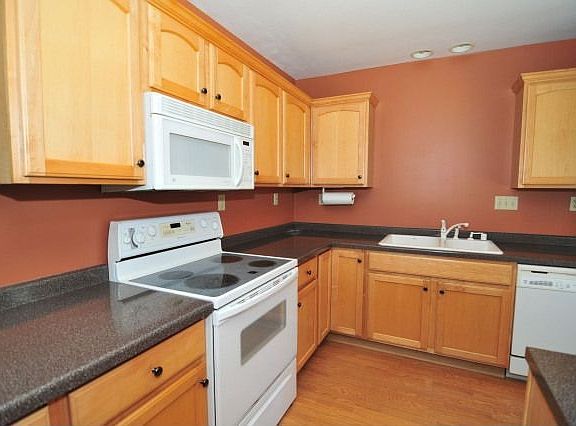 4th image of 161 Glenview Ave