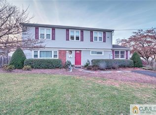 1 Magnolia Ct, Old Bridge, NJ 08857