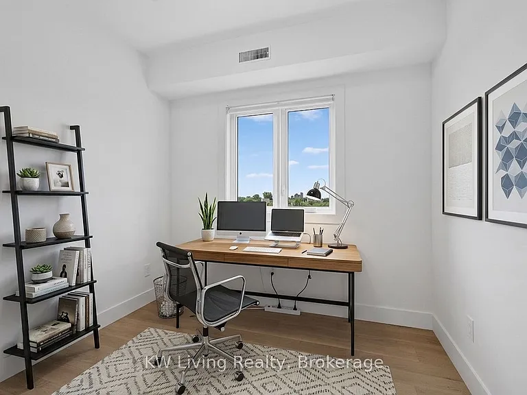 484 Westmount Ave — Photo 6