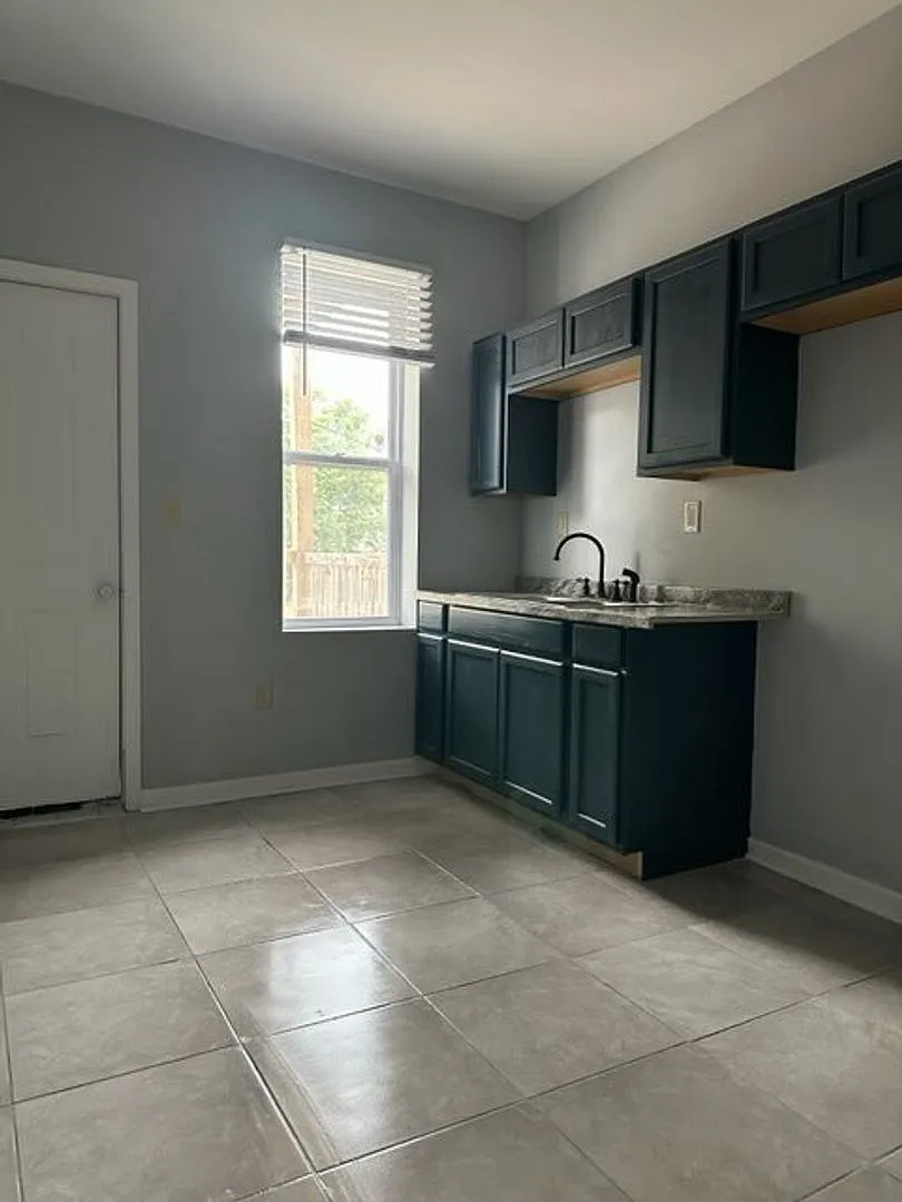 Building Photo - 2614 Virginia Ave #4
