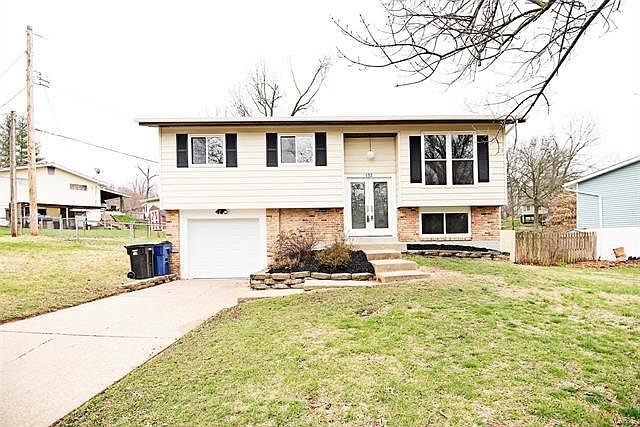 1st image of 132 W Marseille Dr