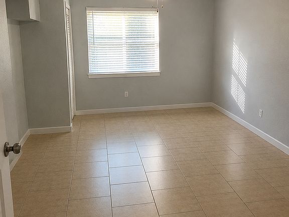 4th image of 3084 20th Ave S #2