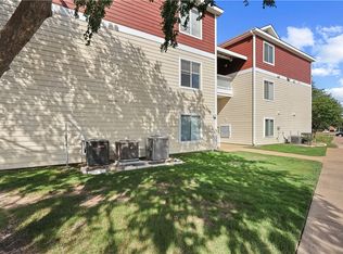 529 Parkway #304, College Station, TX 77840