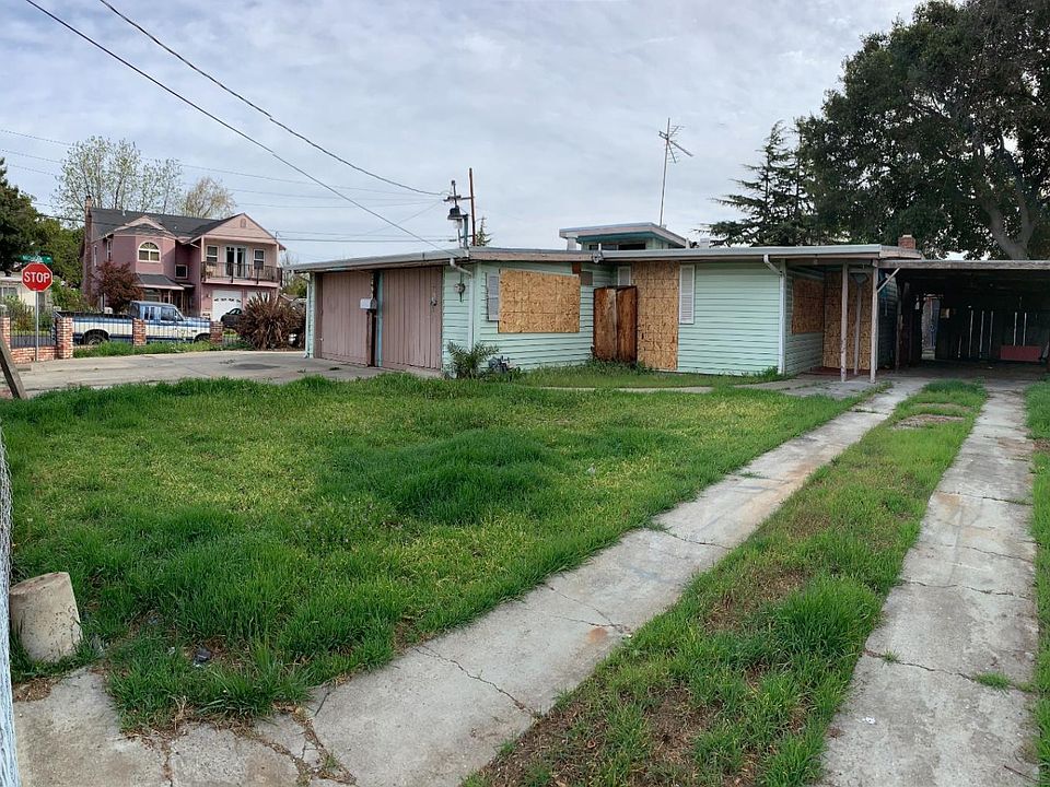 1st image of 2490 Gonzaga St