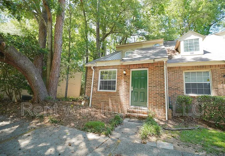 2335 Parrot Ln — Photo 1