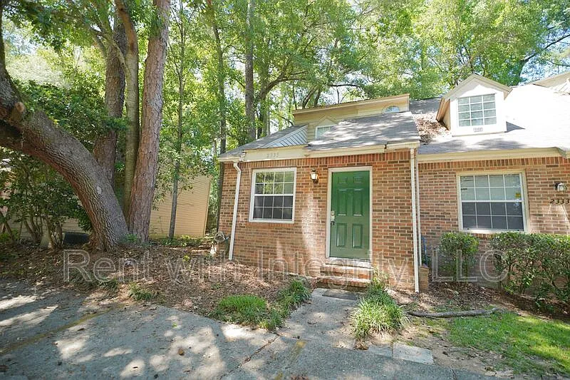 2335 Parrot Ln